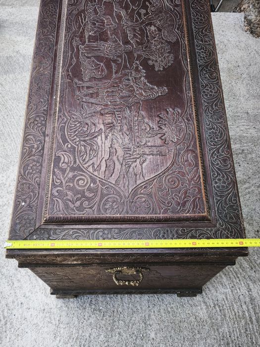 Arca de madeira antiga