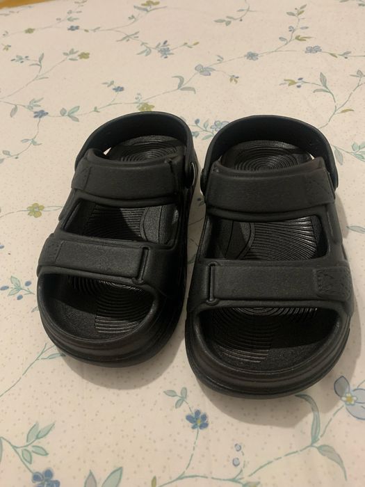 Sandalia menino nova