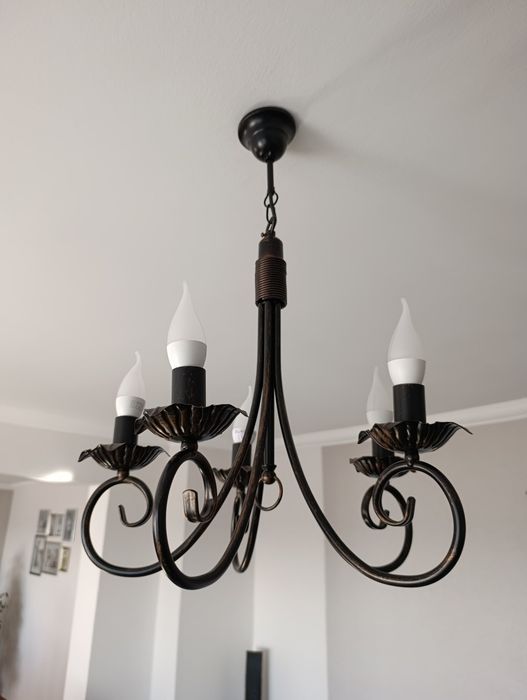 Żyrandol świecznikowy oraz lampa podłogowa