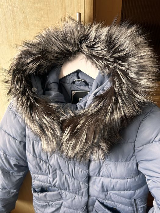 Продам зимовий  пуховик з капюшоном