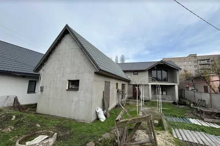 продам дом новой постройки район ж/м Коммунар