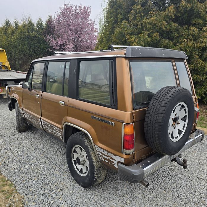 Isuzu troper 2.6 benzyna