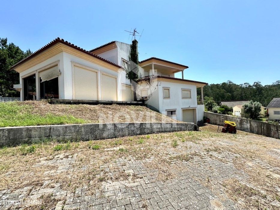Detached T4 House with Indoor Pool, Near Pombal