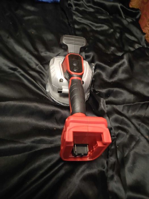 Вибромашинка для укладки плитки под аккумуляторы Milwaukee 18V