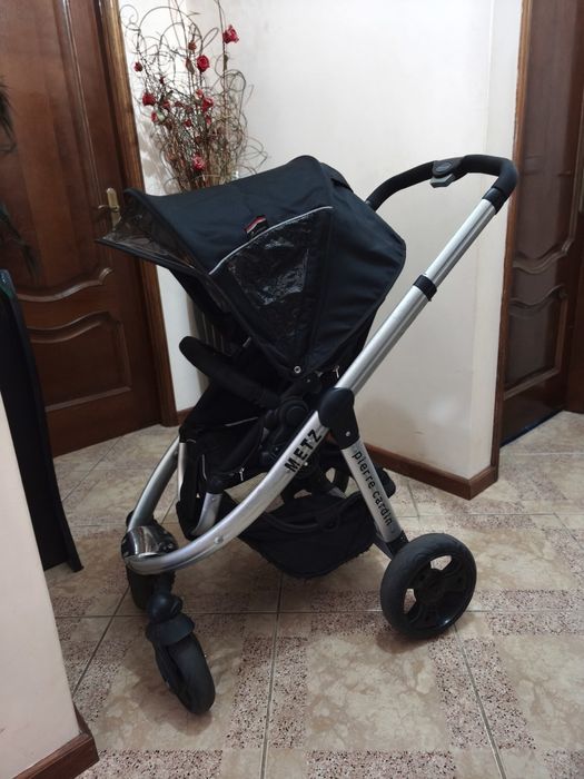 Carrinho de bebê com baby Cook