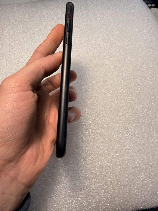Продам iphone xr 128 76% батарея