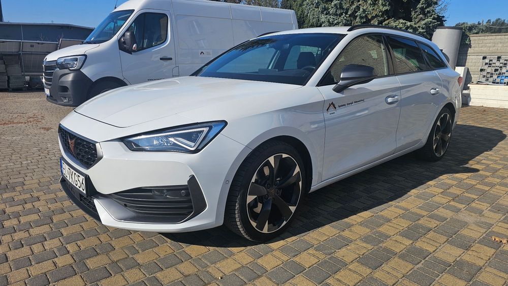 Cupra Leon Salon Polska, dwa komplety opon, dodatkowe wygłuszenie