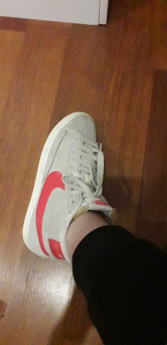 Tenis nike castanhos