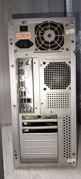 Дачний комп'ютер для роботи і іншого