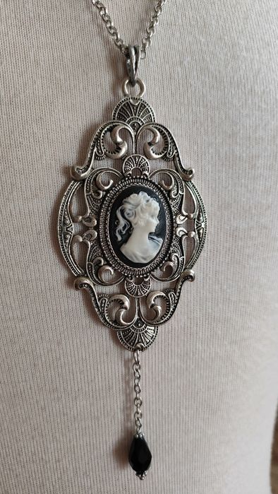 Colar gótico vitoriano camafeu dama