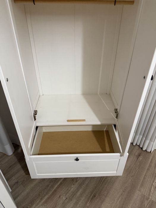 Venda de guarda vestidos crianca IKEA