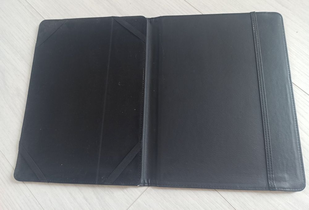Etui na tableta dużego