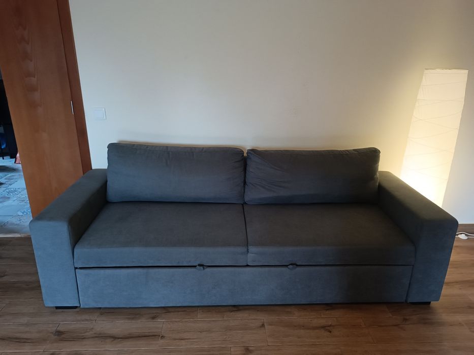 Sofá-Cama Confortável e Pouco Usado (Feira dos Sofás)