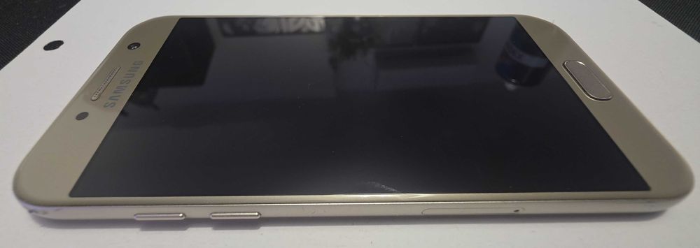 Samsung Galaxy A5 dourado em excelente estado — sem riscos nem defeitos