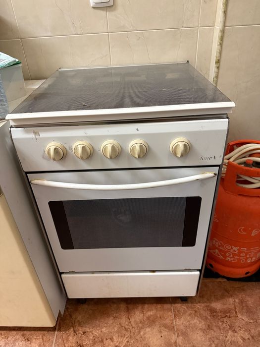 Fogão e forno usado