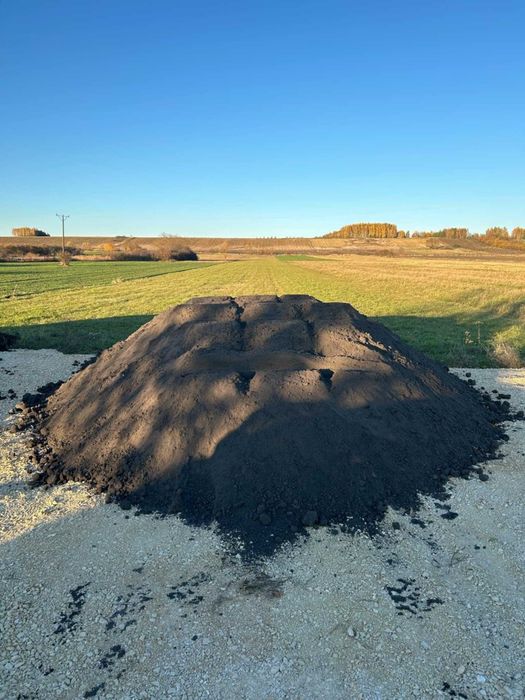 Sprzedam ziemię po pieczarkach i ogrodową