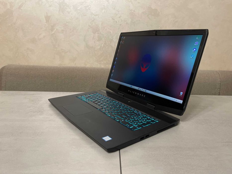 Ігровий ноутбук Dell Alienware 17/17,3"/i7-8750H/16GB/1TB/RTX 2070 8GB