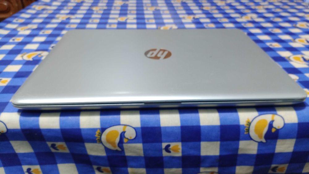 HP Notebook  14-bs001np  core I3