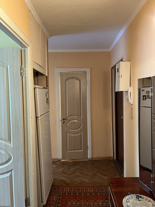 3 кімн. Світальського, середина будинку 3/9пов з меб і тех. Коротченко