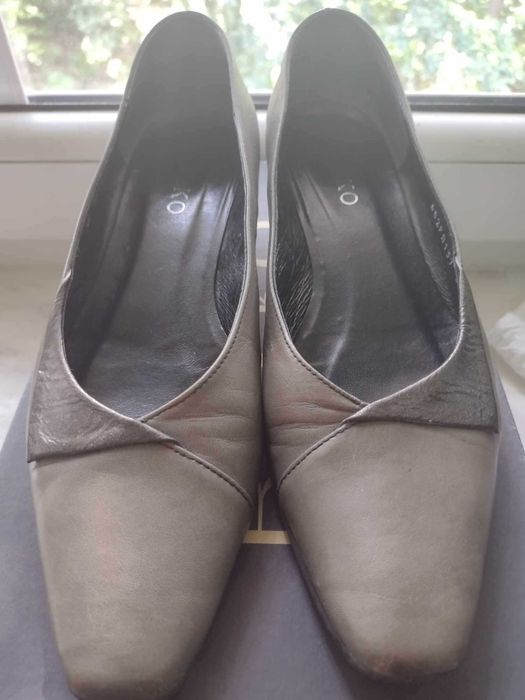 Czółenka skórzane, oliwkowe