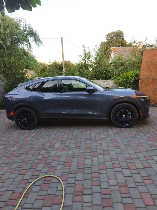 Ford Mustang mach-e4 (tesla model y, id4)