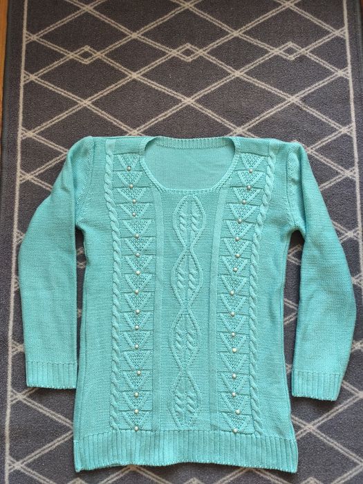 Nowy sweter damski w rozmiarze 40