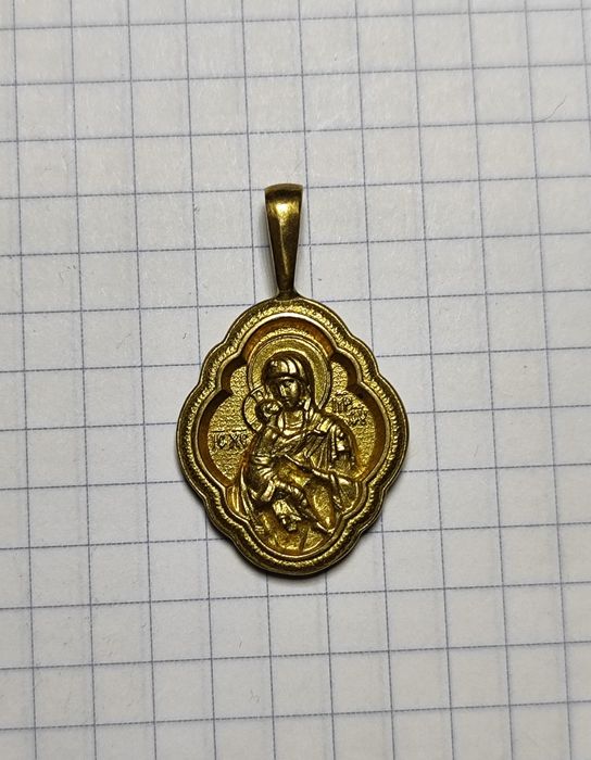 Натільний образок Божої Матері