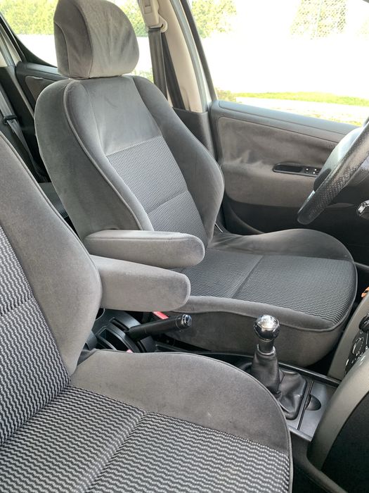 Peugeot 207 // AC// ISOFIX