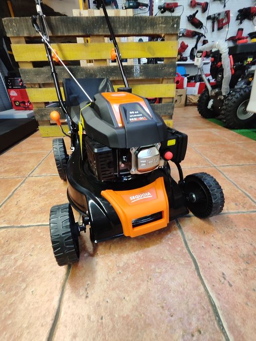 Газонокосилка бензиновая SEQUOIA SPLM4000/40см/99см3/8 положений 25-75