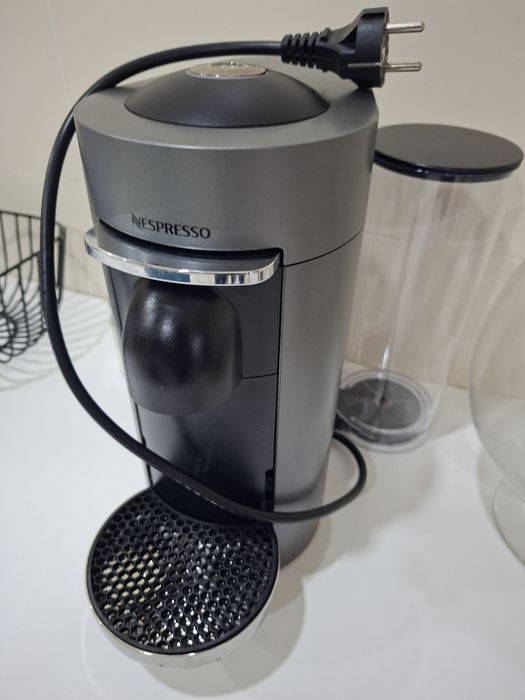 Nespresso vertuo plus 1 ano de uso.