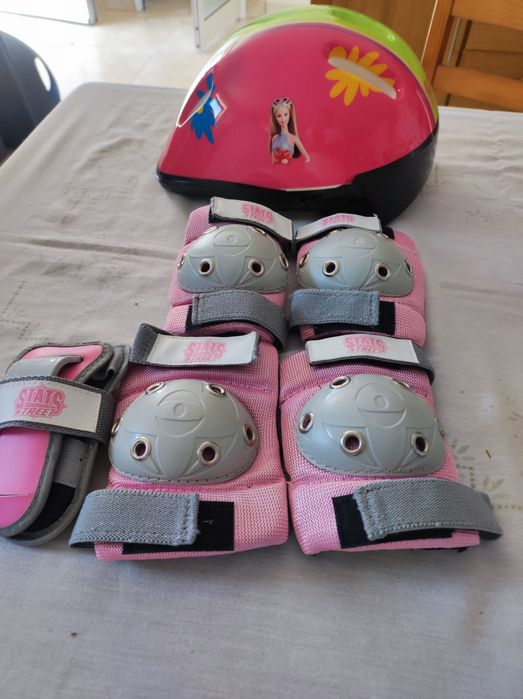 Conjunto patins com capacete da Barbie