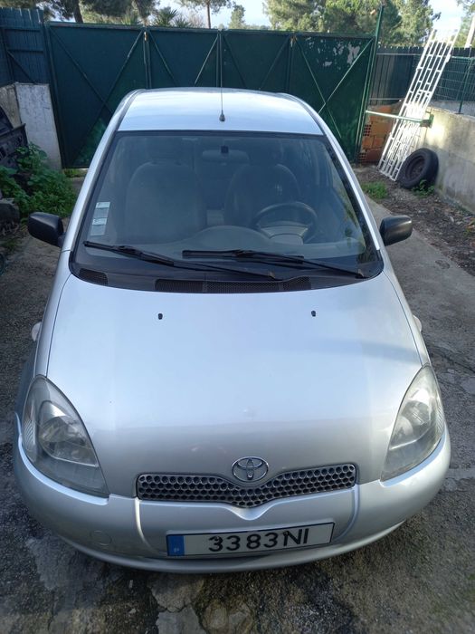 Toyota Yaris 1.0 pintura nova