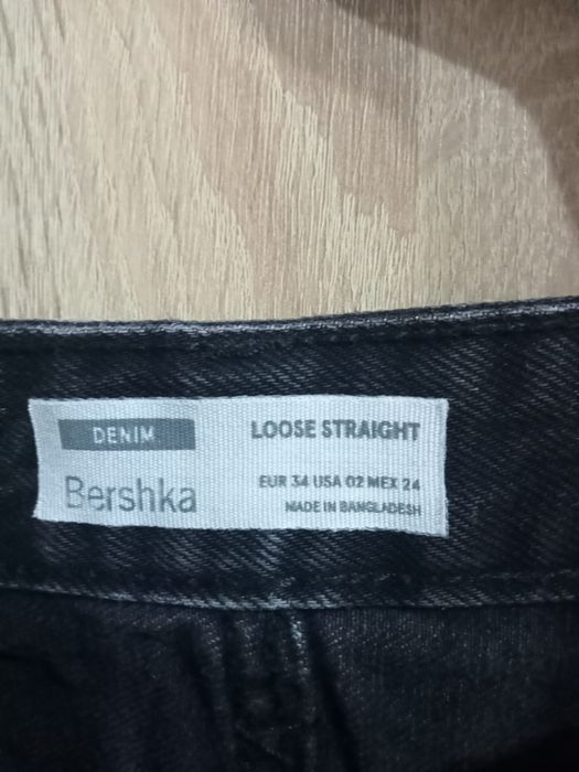 Spodnie jeansowe Bershka