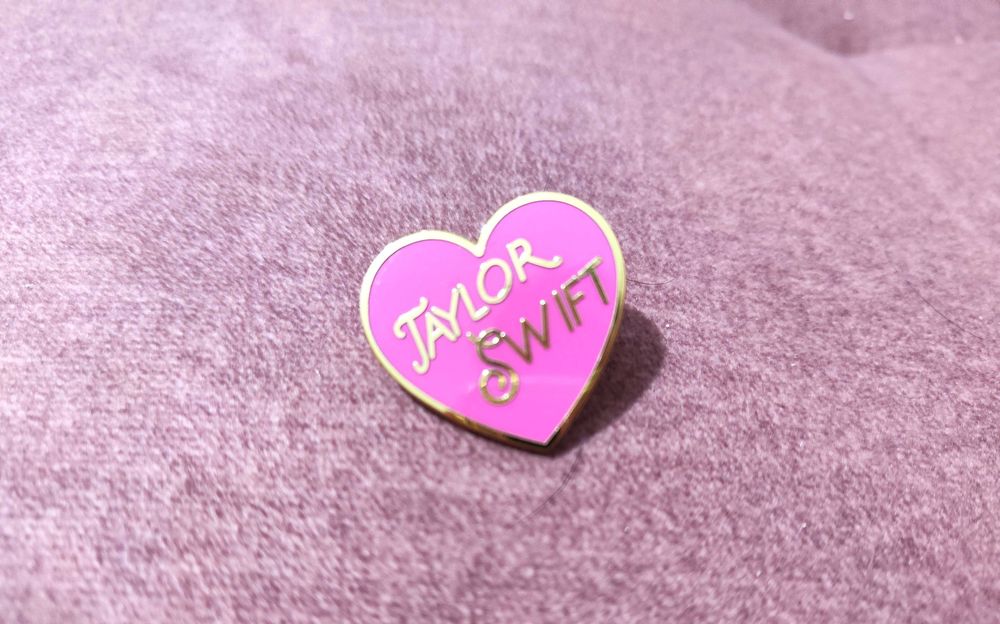 Przypinka Pin serce Taylor Swift plus kot 1989