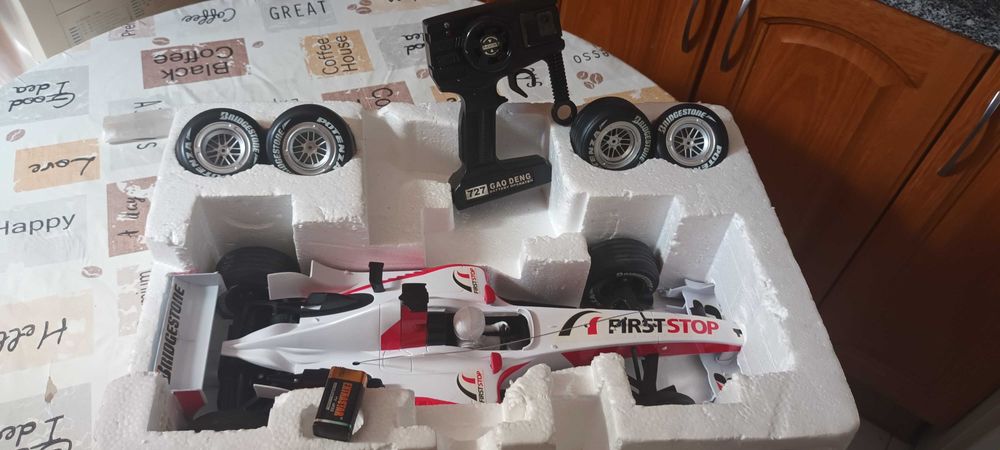 Carro telecomandado F1