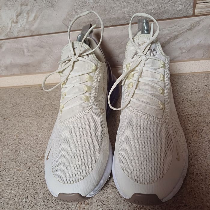 Продам красовкы фирмы Nike размер 39