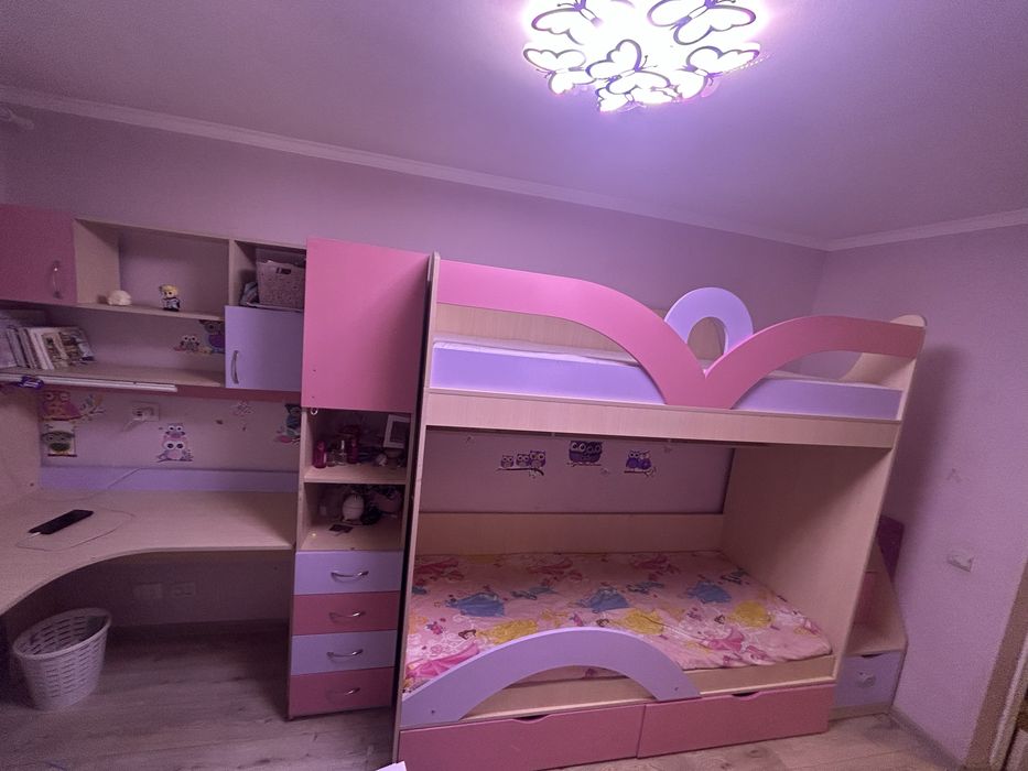 Терміново!!Дитяча спальня для дівчинки. Ліжко двухярусне. Стіл.Кровать