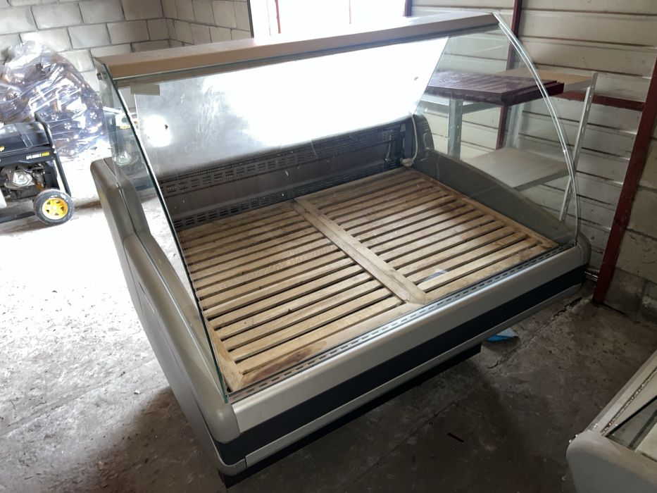 продам холодильник вітрина