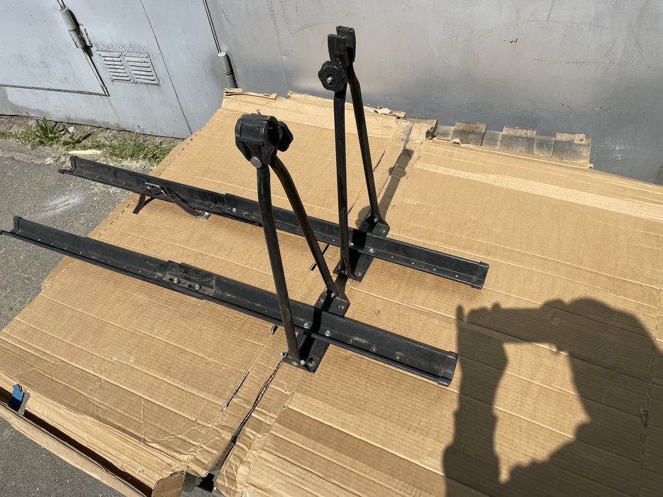 Велокріплення , кріплення для велосипедів