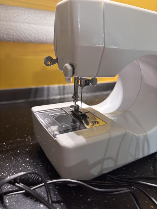 Maquina de Costura Eletrica