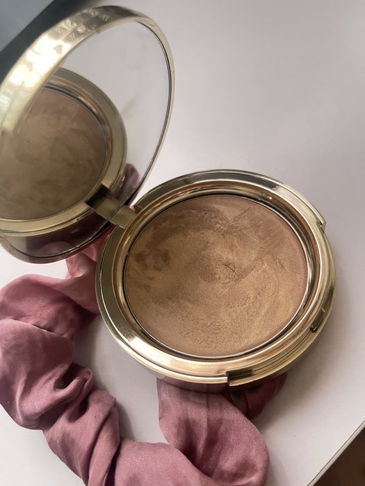 Rozświetlacz gold obsession bareMinerals jak za darmo