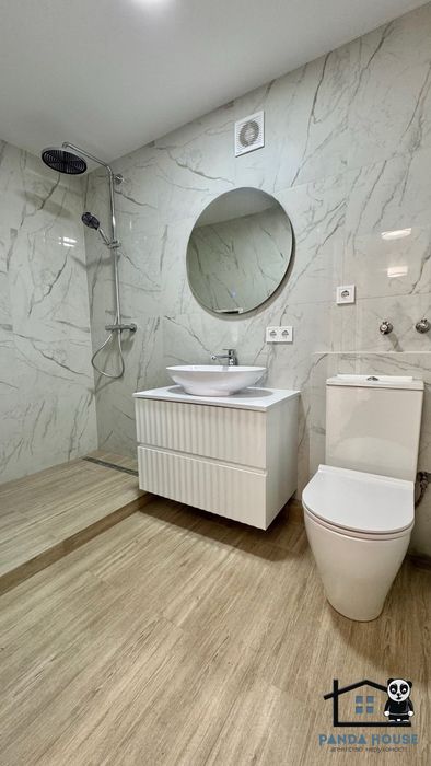 Продається 2-кімнатна квартира в цегляному будинку з новим ремонтом.