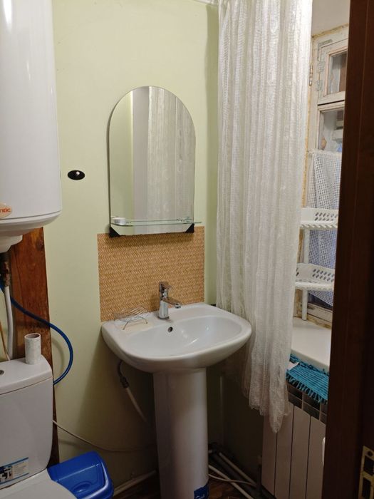 Здам в довгострокову оренду 2 поверх приватного будинку.