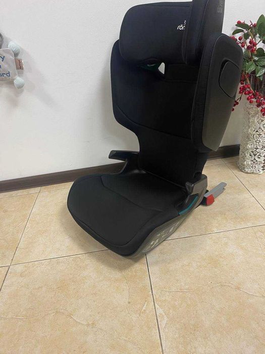 Автокрісло BRITAX ROMER KIDFIX M I-Size Група 2/3 (15-36кг) бустерv