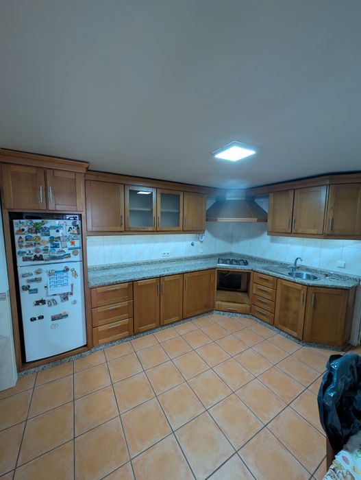 Cozinha em L  em muito bom estado