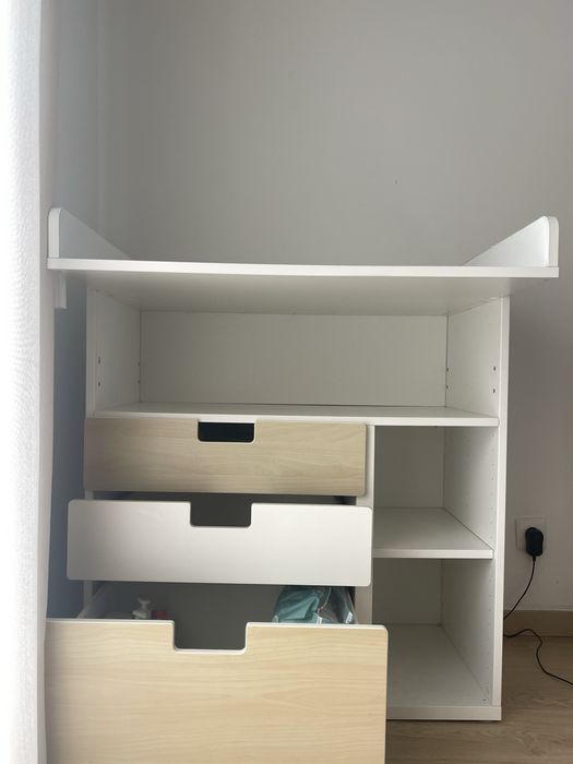 Muda fraldas/secretaria IKEA