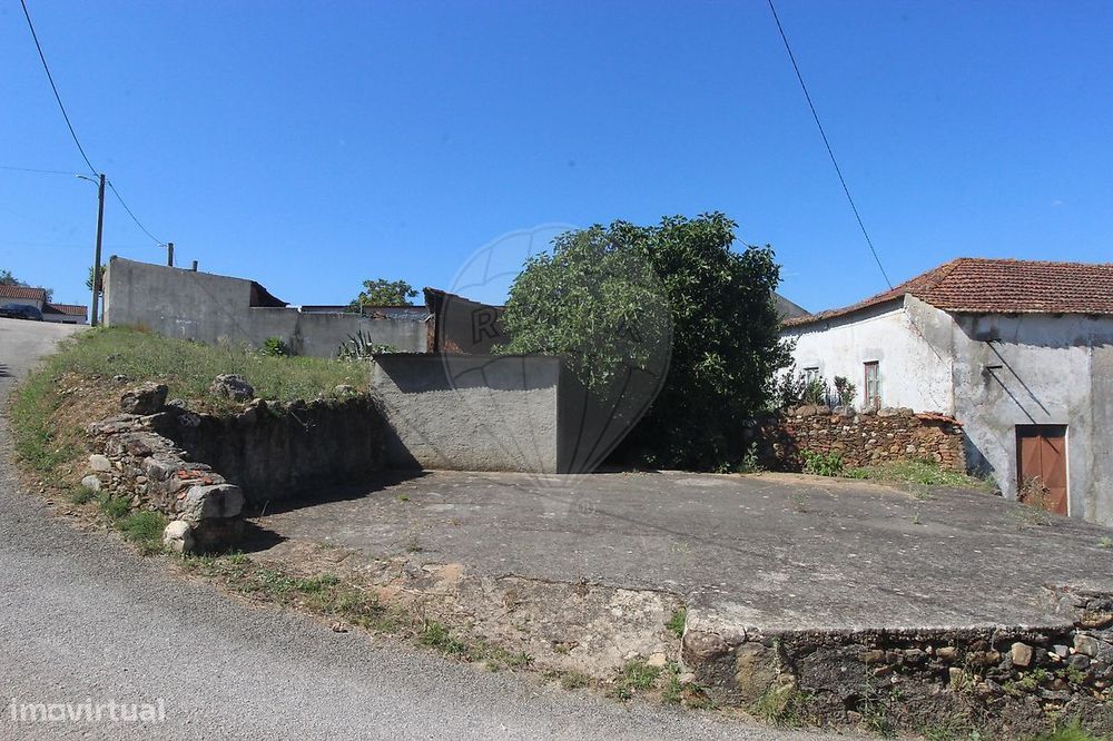 Moradia T4 para venda