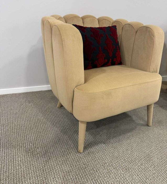 Conjunto de 2 cadeirões modelo Flor em veludo NOVO