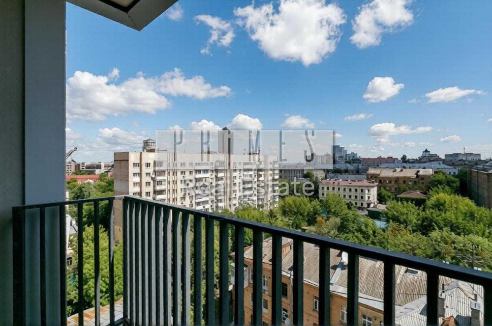 Продаж 2к квартири 43м2 ремонт Ярославів Град Бульварно-Кудрявська 17б центр