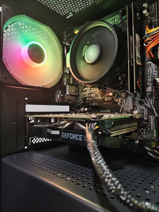 PC gaming/ R5 3600/ GTX 1660 super/ 16gb RAM